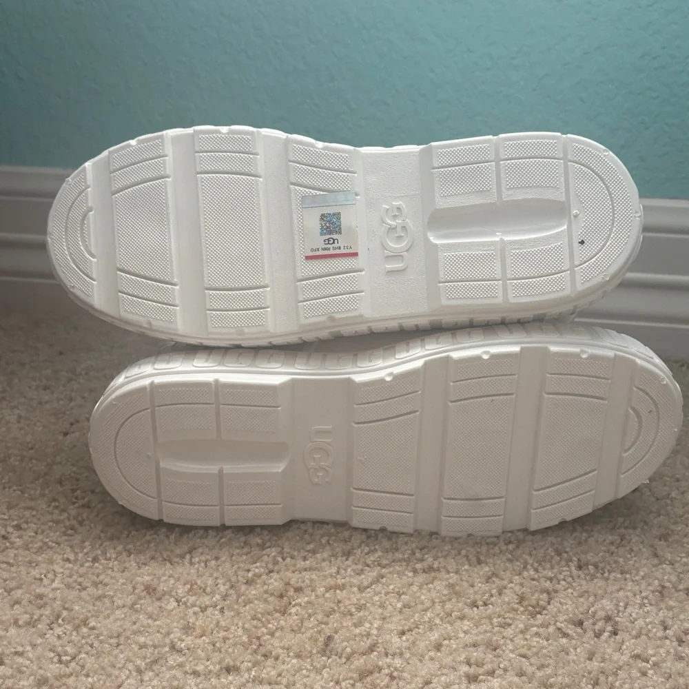 UGG‎ Womens Glossy White Rain Boots Size 12 New in Box